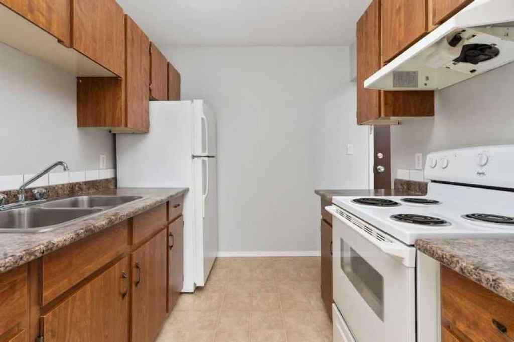 MLS® A2217099 - Unit #402 5418 52 Street  in Sparling Camrose, Residential
