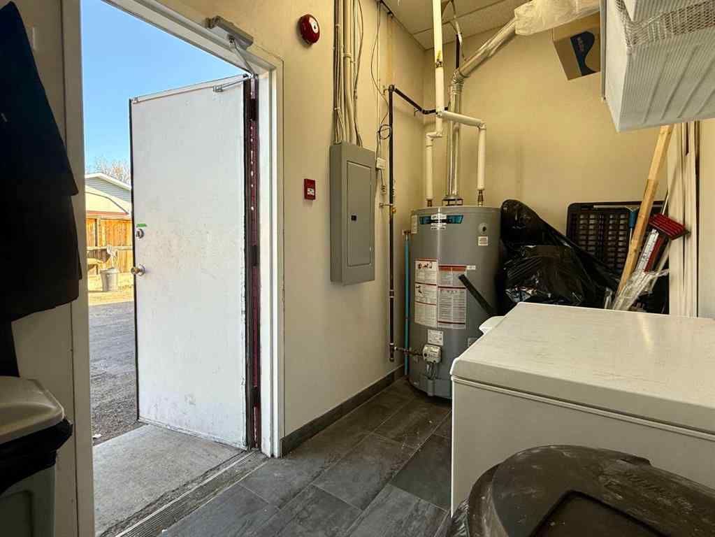 MLS® A2217131 - Unit #18 3304 64 Street  in Temple Calgary, Commercial