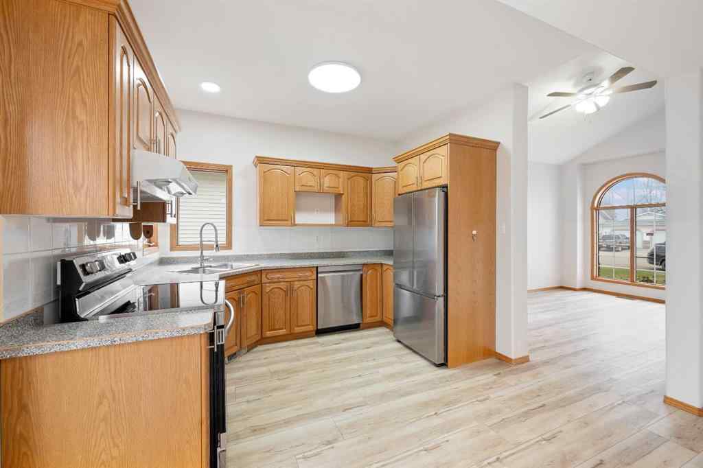 MLS® A2217142 - 4006 59 Avenue Close  in Southridge Lloydminster, Residential
