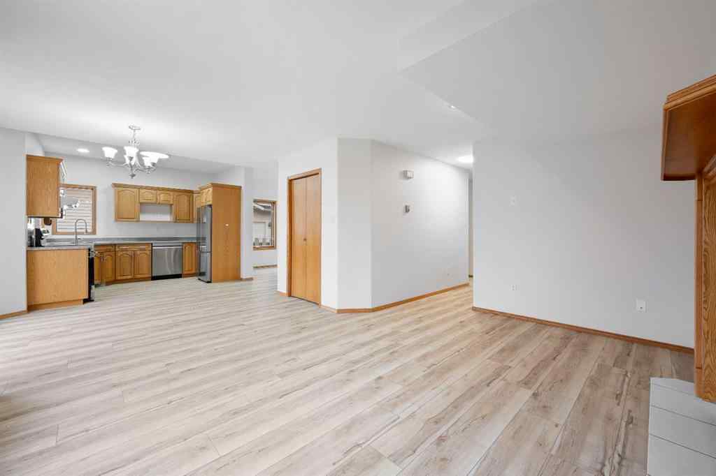 MLS® A2217142 - 4006 59 Avenue Close  in Southridge Lloydminster, Residential