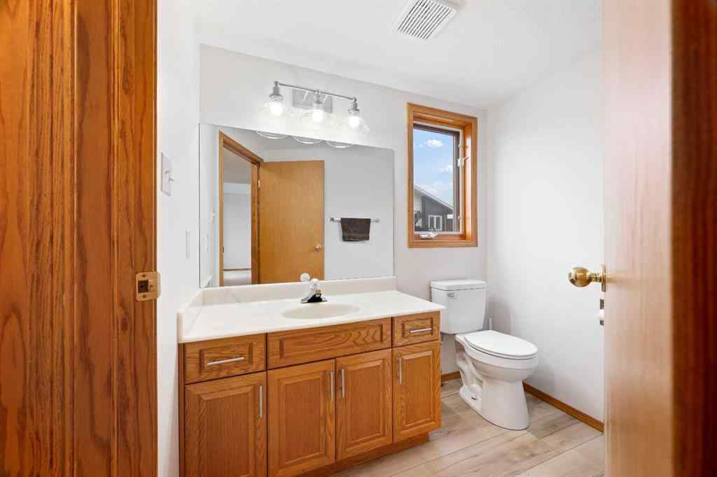 MLS® A2217142 - 4006 59 Avenue Close  in Southridge Lloydminster, Residential
