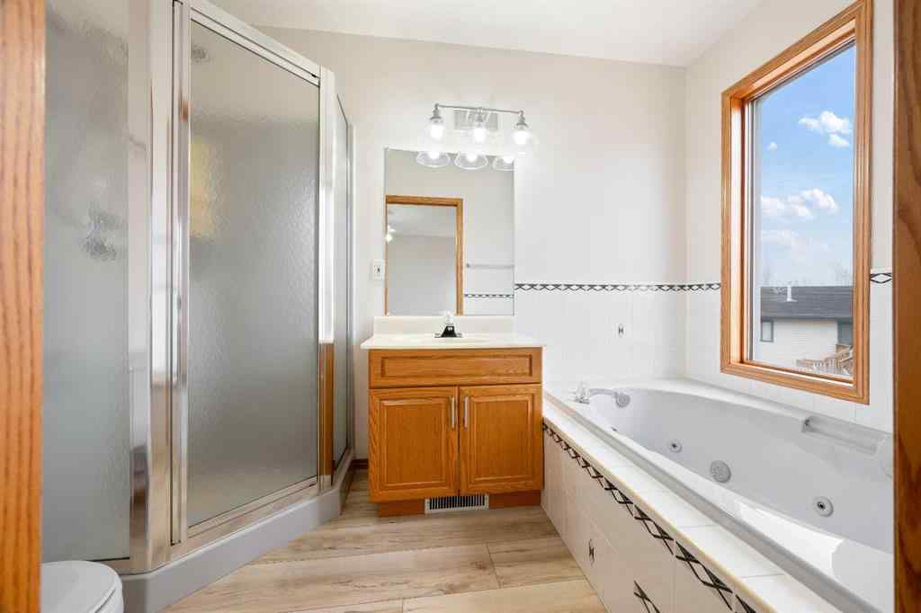 MLS® A2217142 - 4006 59 Avenue Close  in Southridge Lloydminster, Residential