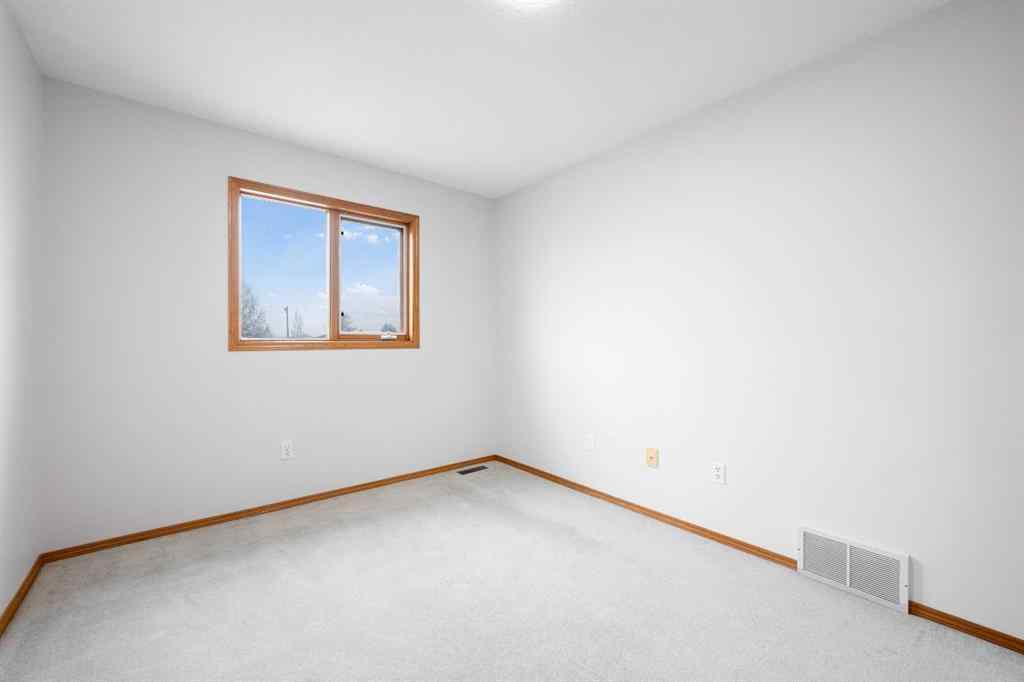 MLS® A2217142 - 4006 59 Avenue Close  in Southridge Lloydminster, Residential