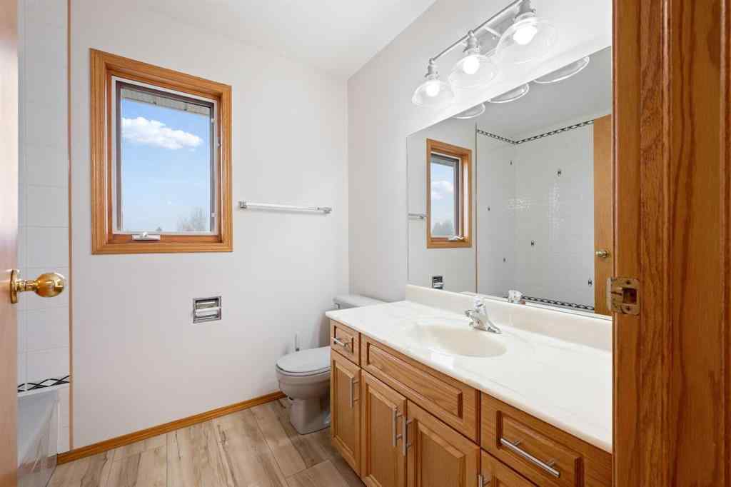 MLS® A2217142 - 4006 59 Avenue Close  in Southridge Lloydminster, Residential