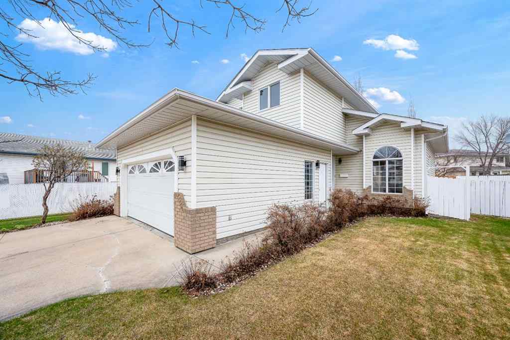MLS® A2217142 - 4006 59 Avenue Close  in Southridge Lloydminster, Residential