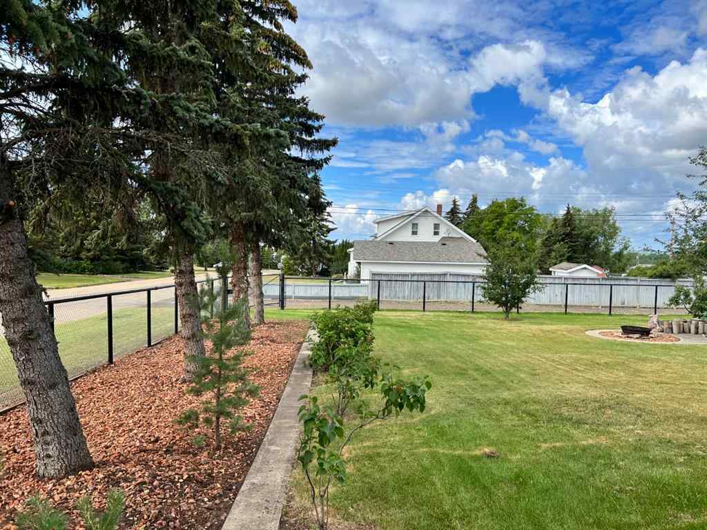 MLS® A2217186 - 5204 48 Street  in NONE Valleyview, Residential
