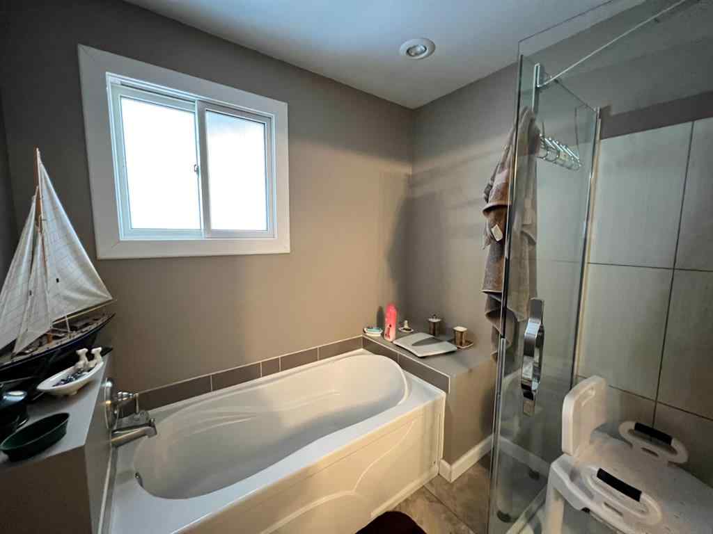 MLS® A2217186 - 5204 48 Street  in NONE Valleyview, Residential