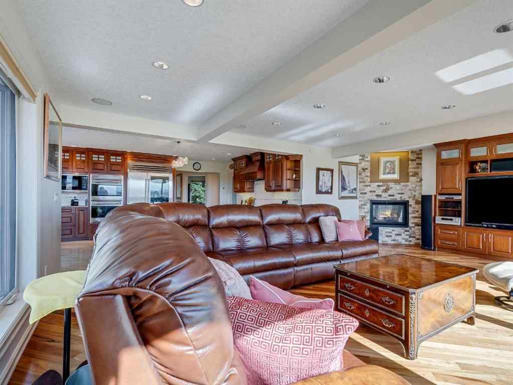 MLS® A2217191 - 225 Huggard Road  in Springbank Rural Rocky View County, Residential