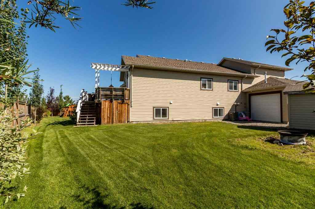 MLS® A2217258 - 5 Hodgstreet Place  in Hewlett Park Sylvan Lake, Residential