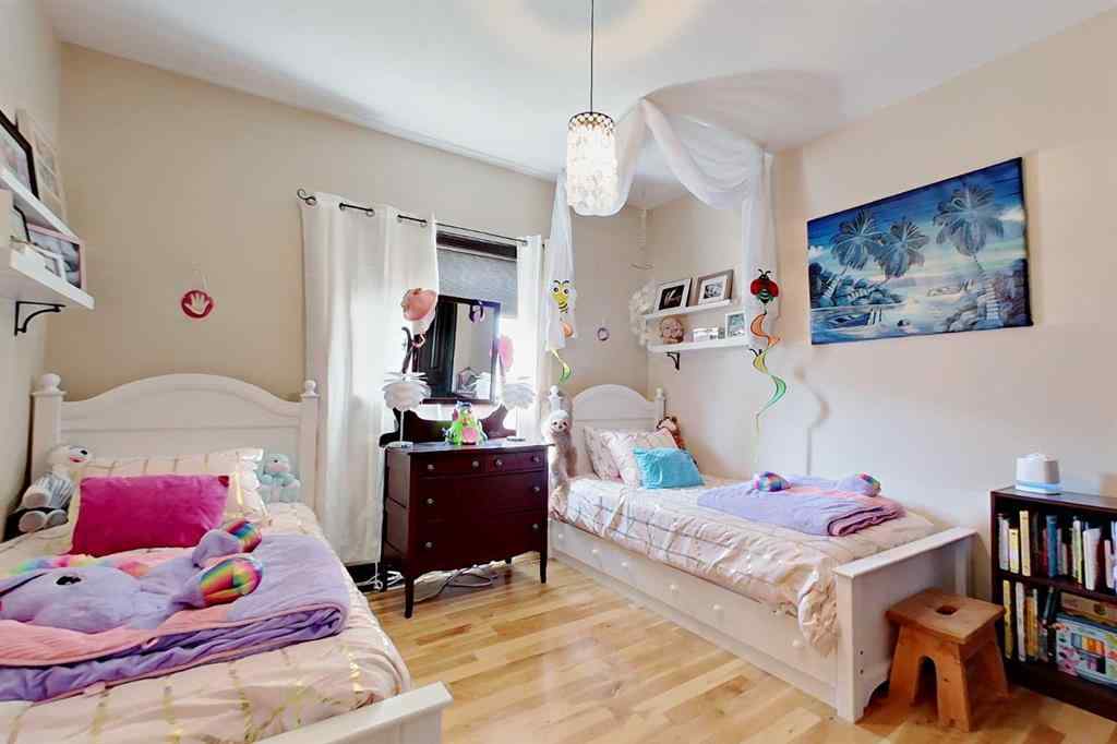 MLS® A2217258 - 5 Hodgstreet Place  in Hewlett Park Sylvan Lake, Residential