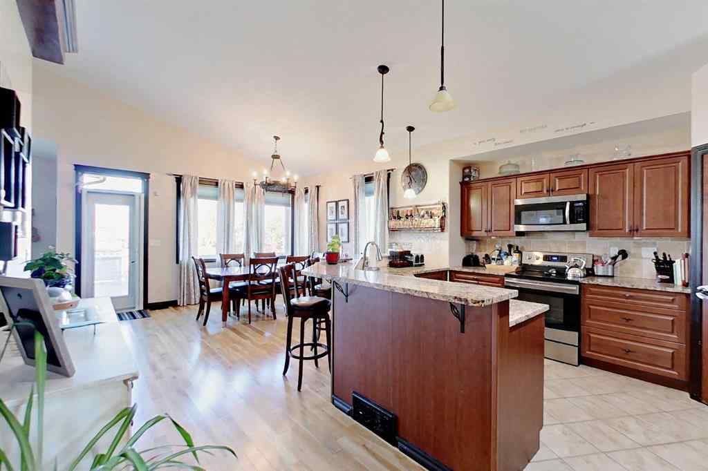 MLS® A2217258 - 5 Hodgstreet Place  in Hewlett Park Sylvan Lake, Residential