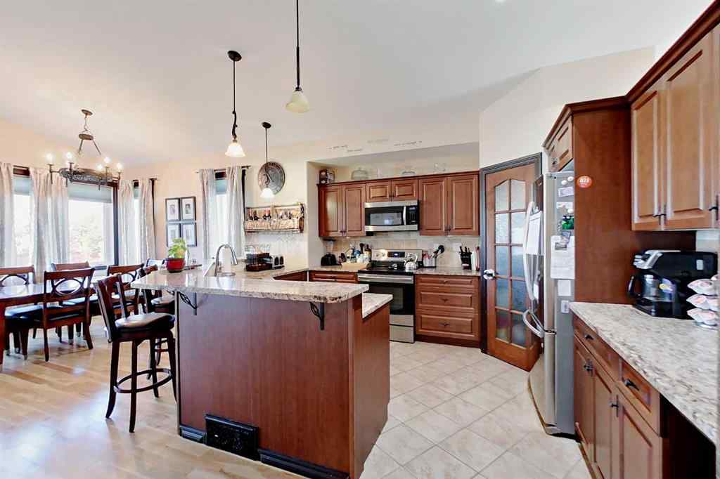 MLS® A2217258 - 5 Hodgstreet Place  in Hewlett Park Sylvan Lake, Residential