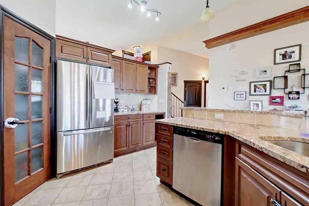 MLS® A2217258 - 5 Hodgstreet Place  in Hewlett Park Sylvan Lake, Residential