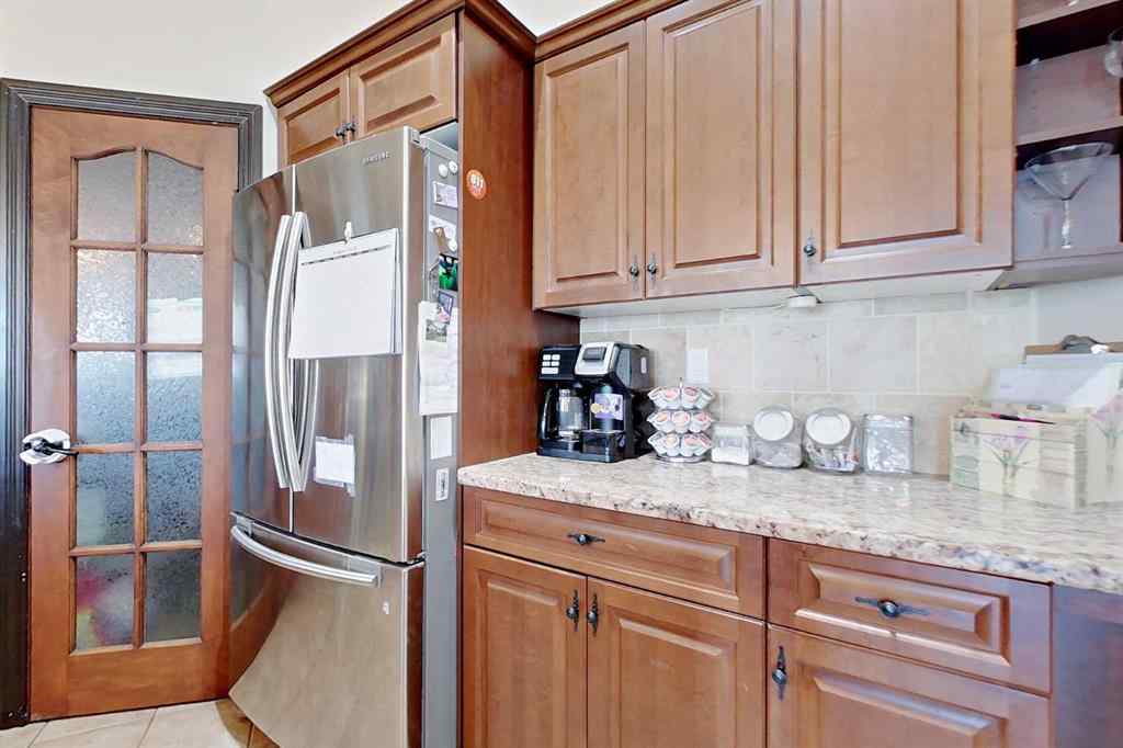 MLS® A2217258 - 5 Hodgstreet Place  in Hewlett Park Sylvan Lake, Residential