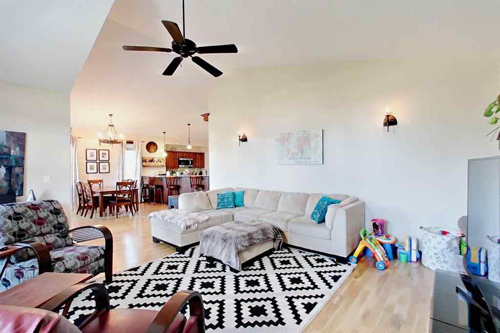 MLS® A2217258 - 5 Hodgstreet Place  in Hewlett Park Sylvan Lake, Residential