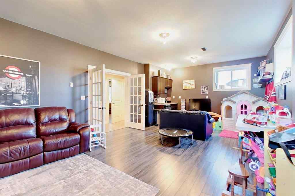 MLS® A2217258 - 5 Hodgstreet Place  in Hewlett Park Sylvan Lake, Residential