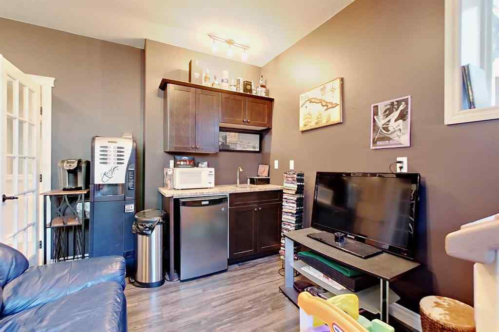 MLS® A2217258 - 5 Hodgstreet Place  in Hewlett Park Sylvan Lake, Residential