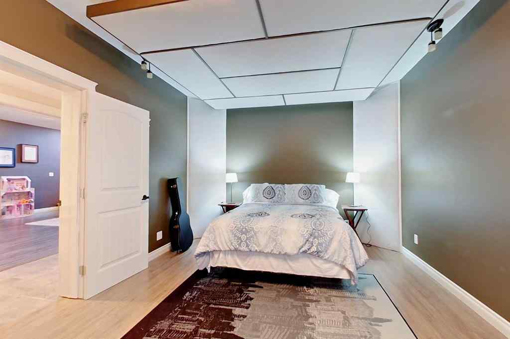 MLS® A2217258 - 5 Hodgstreet Place  in Hewlett Park Sylvan Lake, Residential
