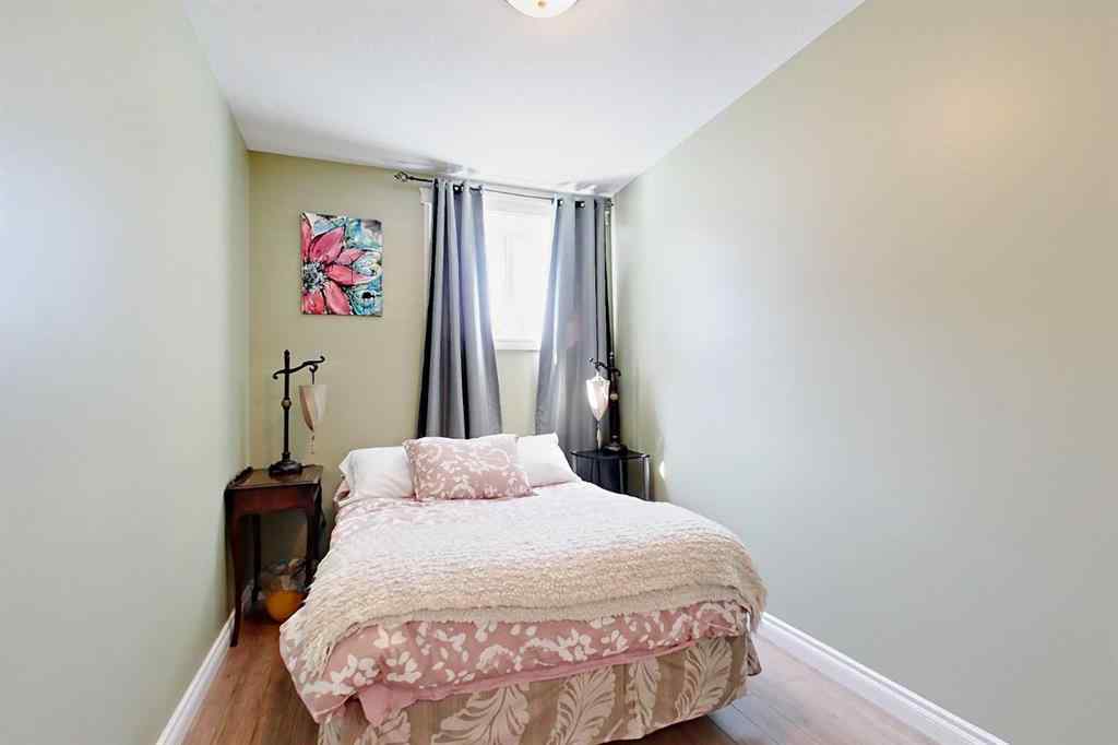 MLS® A2217258 - 5 Hodgstreet Place  in Hewlett Park Sylvan Lake, Residential