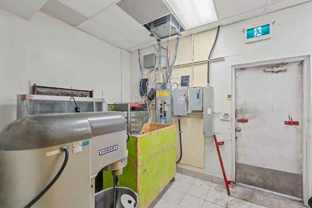 MLS® A2217265 - Unit #156 55 Castleridge Boulevard NE in Castleridge Calgary, Commercial