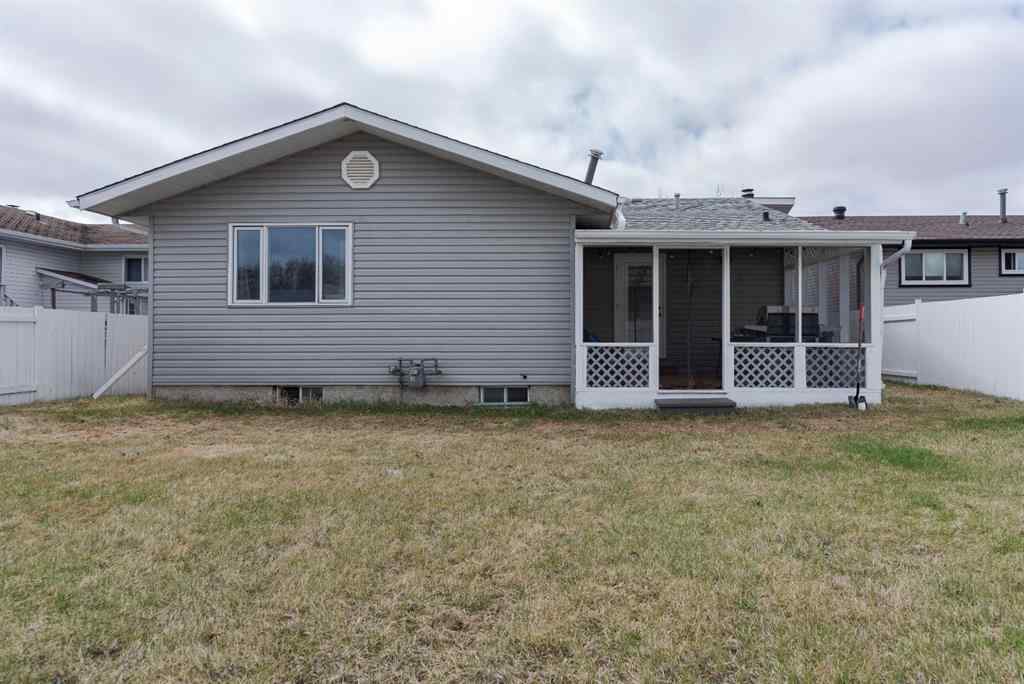 MLS® A2217309 - 121 Cowley Bay  in Thickwood Fort McMurray, Residential