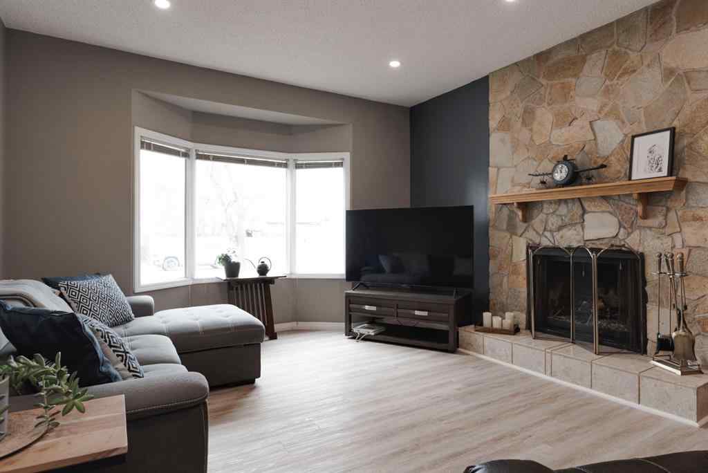 MLS® A2217309 - 121 Cowley Bay  in Thickwood Fort McMurray, Residential