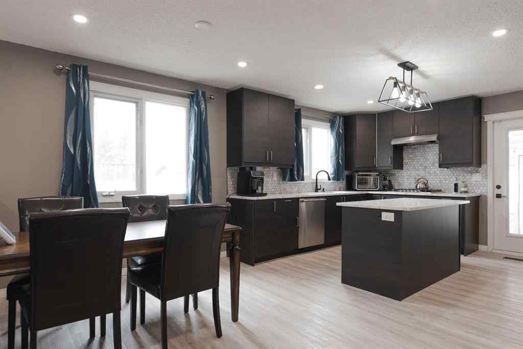 MLS® A2217309 - 121 Cowley Bay  in Thickwood Fort McMurray, Residential