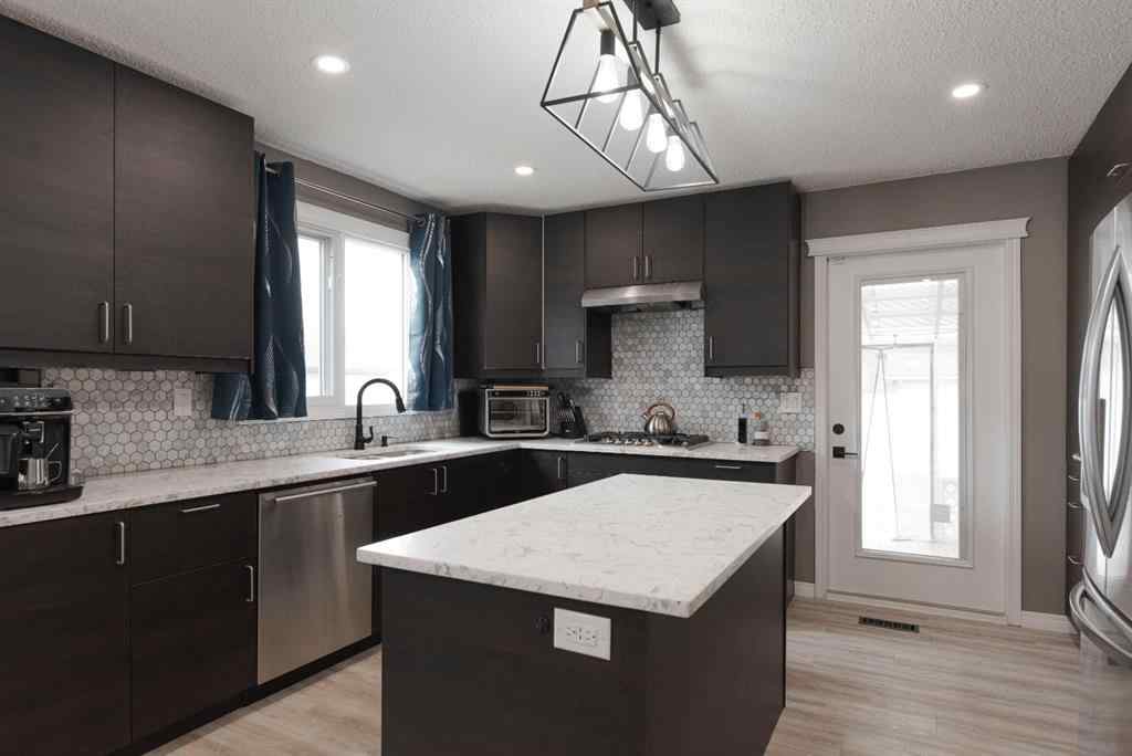 MLS® A2217309 - 121 Cowley Bay  in Thickwood Fort McMurray, Residential