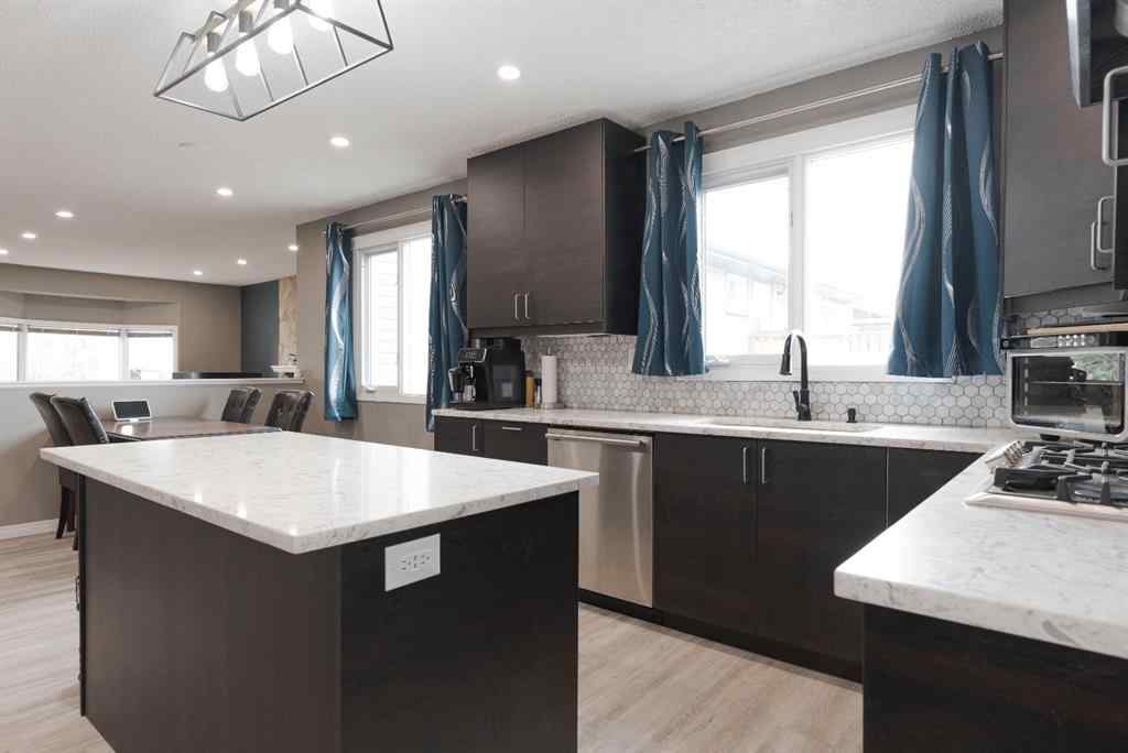 MLS® A2217309 - 121 Cowley Bay  in Thickwood Fort McMurray, Residential