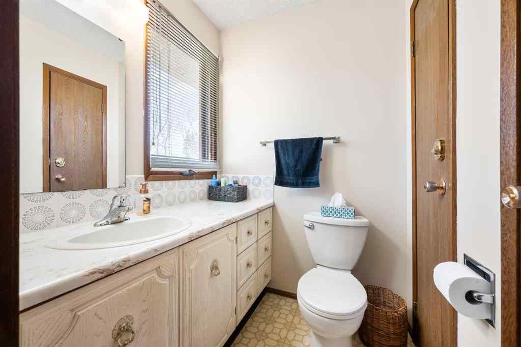 MLS® A2217346 - 27471 17 Highway  in NONE Rural, Residential