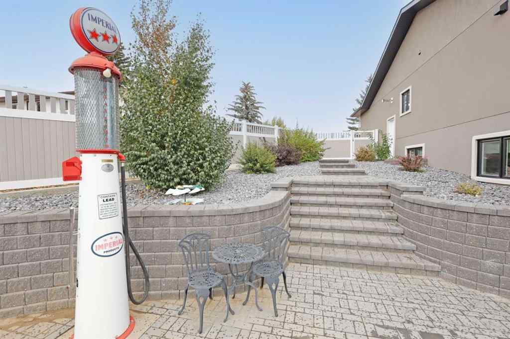 MLS® A2217358 - 911 2 Avenue W in West End Brooks, Residential
