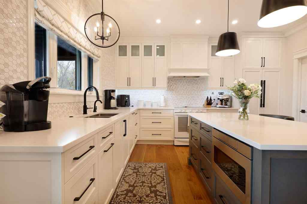 MLS® A2217358 - 911 2 Avenue W in West End Brooks, Residential