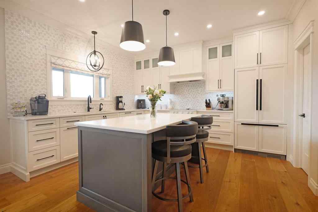 MLS® A2217358 - 911 2 Avenue W in West End Brooks, Residential