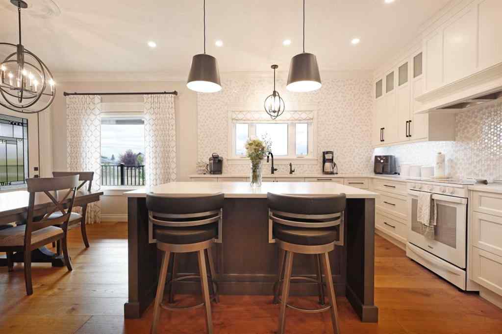 MLS® A2217358 - 911 2 Avenue W in West End Brooks, Residential