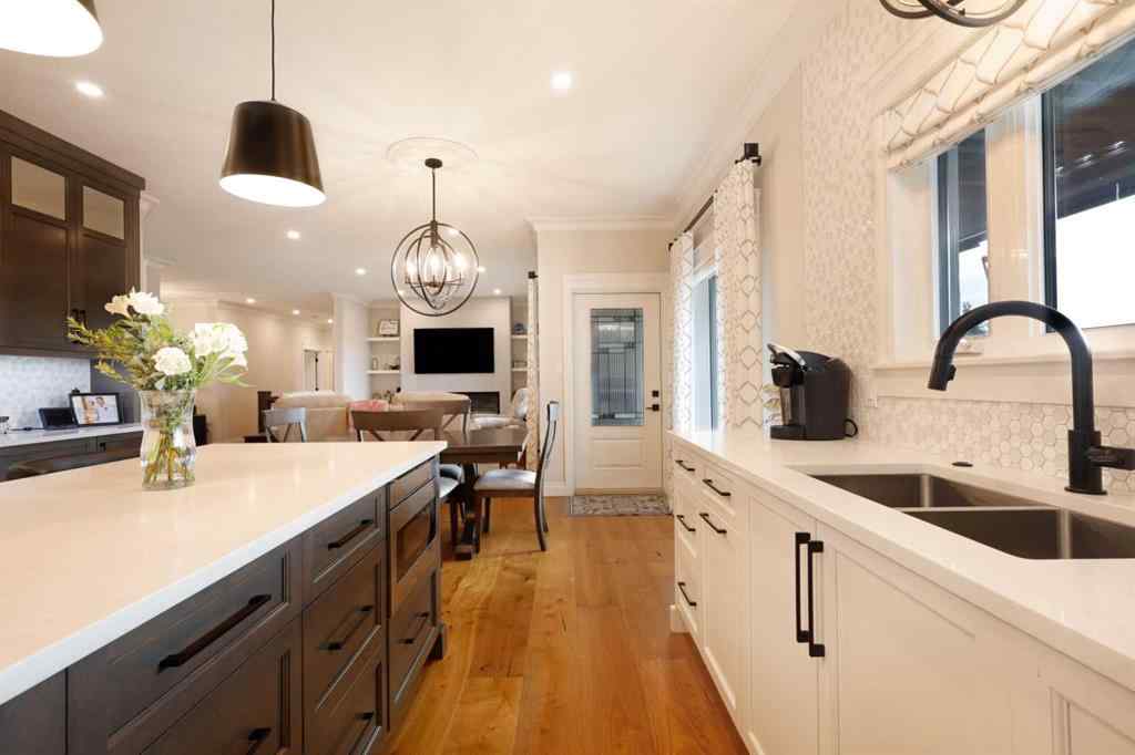 MLS® A2217358 - 911 2 Avenue W in West End Brooks, Residential