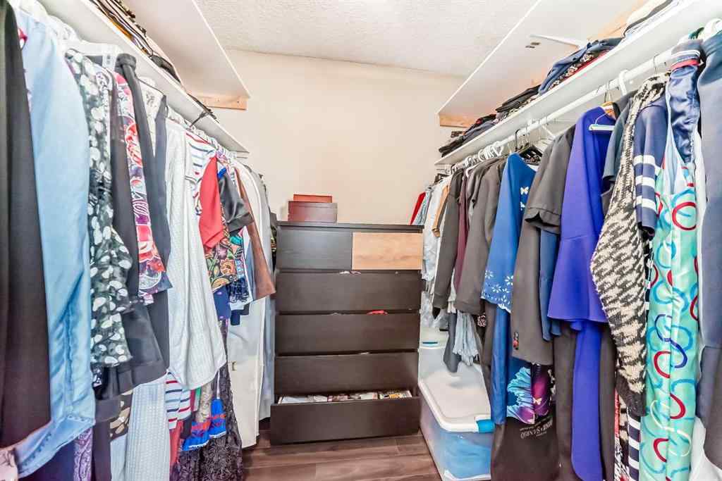 MLS® A2217421 - 148 Pinemill Mews NE in Pineridge Calgary, Residential