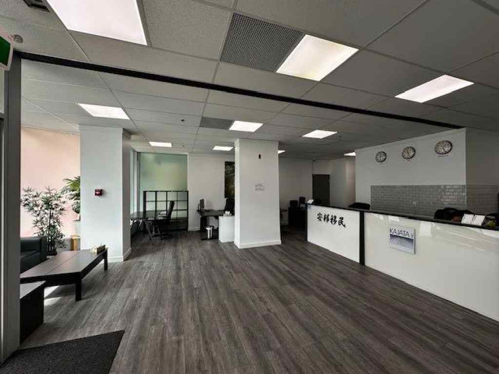 MLS® A2217497 - 128 2 Avenue SE in Chinatown Calgary, Commercial