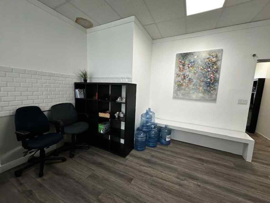 MLS® A2217497 - 128 2 Avenue SE in Chinatown Calgary, Commercial
