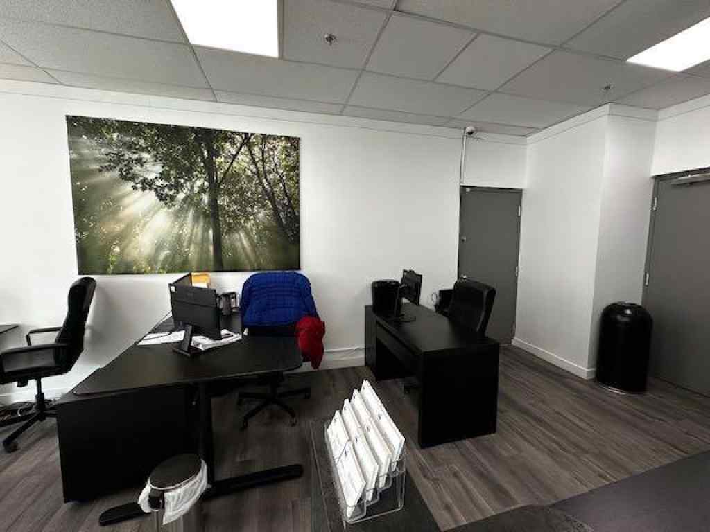MLS® A2217497 - 128 2 Avenue SE in Chinatown Calgary, Commercial