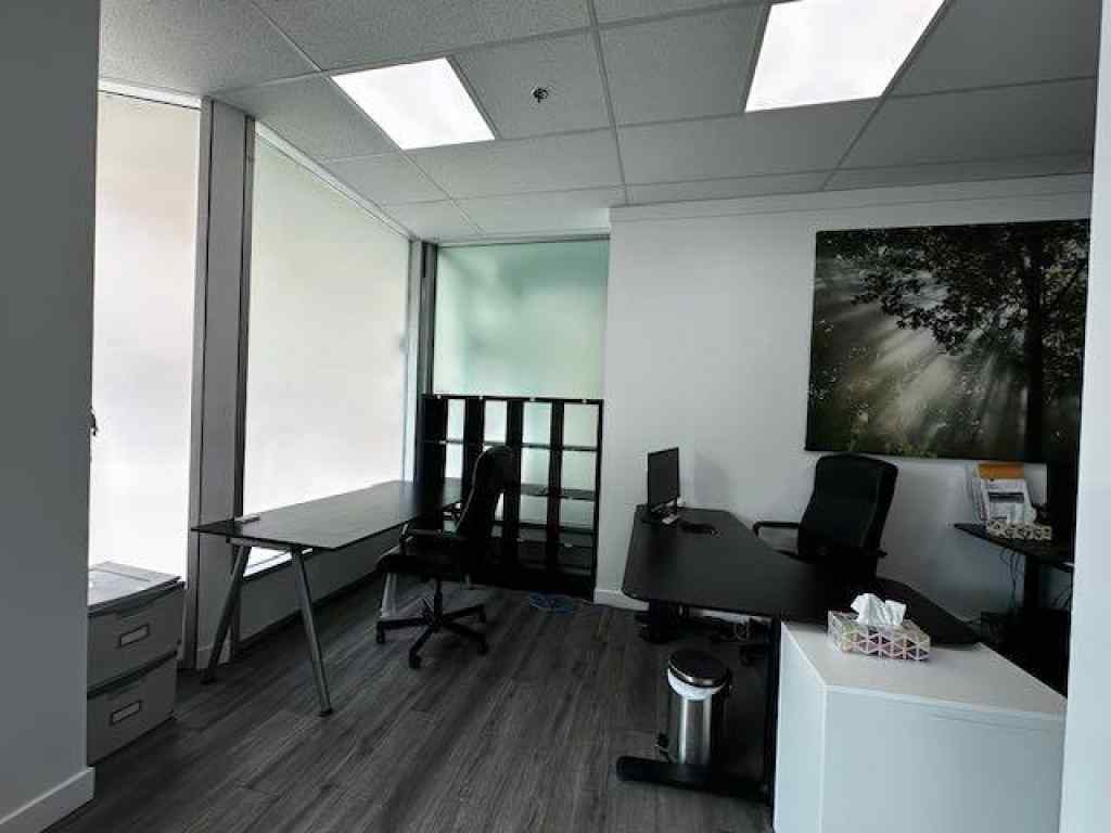 MLS® A2217497 - 128 2 Avenue SE in Chinatown Calgary, Commercial