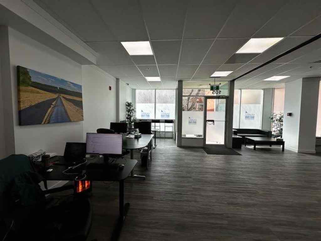 MLS® A2217497 - 128 2 Avenue SE in Chinatown Calgary, Commercial