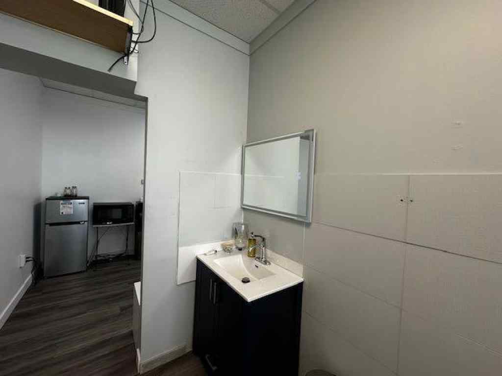 MLS® A2217497 - 128 2 Avenue SE in Chinatown Calgary, Commercial