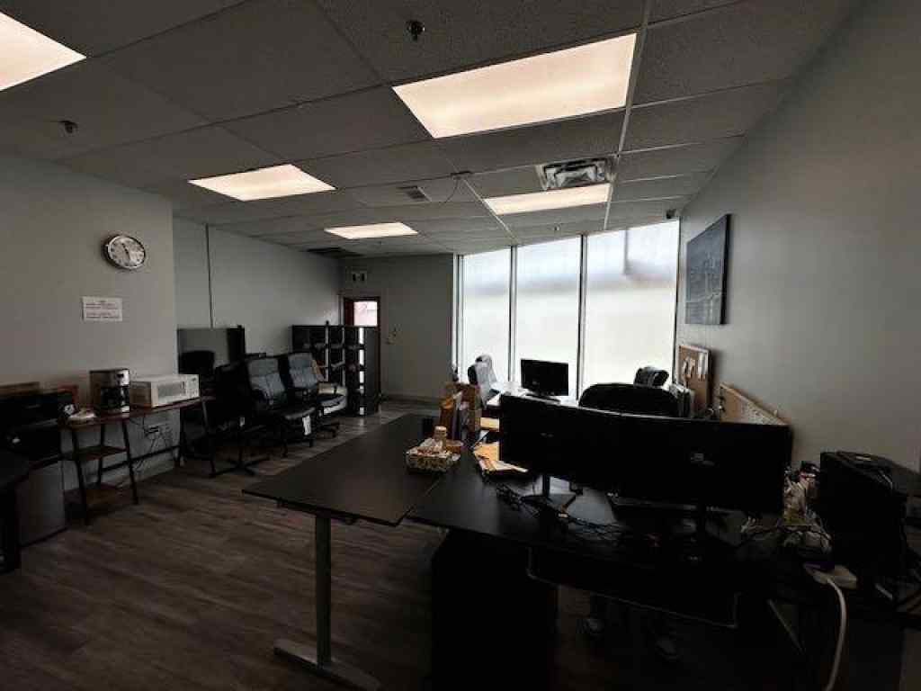 MLS® A2217497 - 128 2 Avenue SE in Chinatown Calgary, Commercial