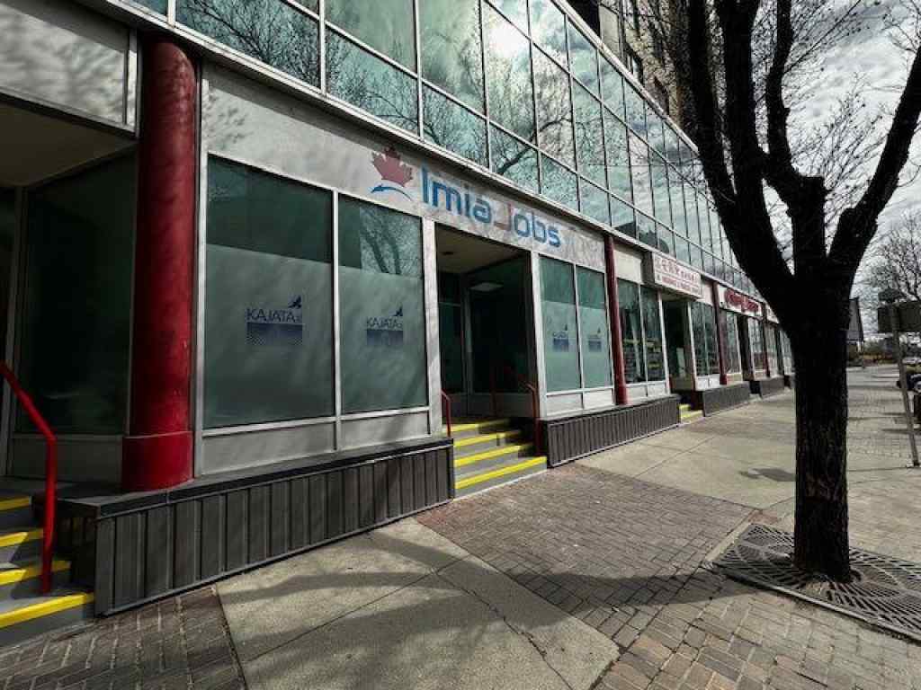 MLS® A2217497 - 128 2 Avenue SE in Chinatown Calgary, Commercial