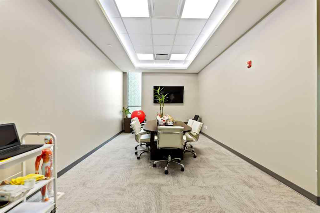 MLS® A2217543 - 4620-4624 16 Avenue NW in Montgomery Calgary, Commercial