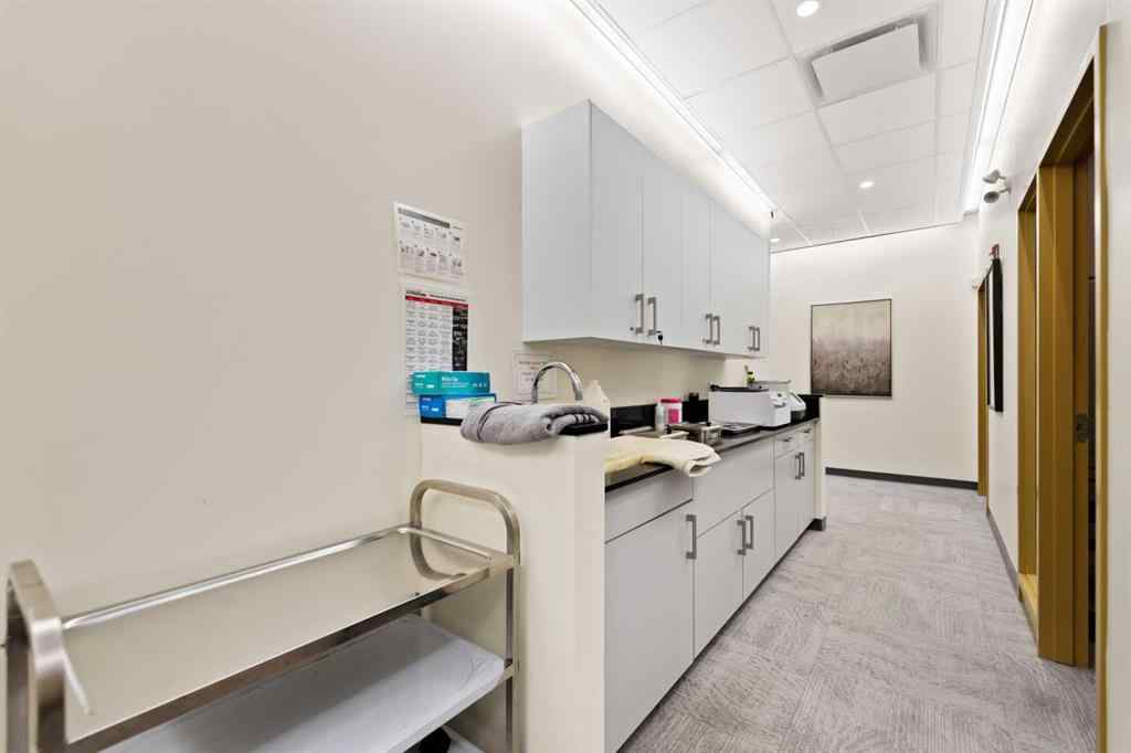 MLS® A2217543 - 4620-4624 16 Avenue NW in Montgomery Calgary, Commercial