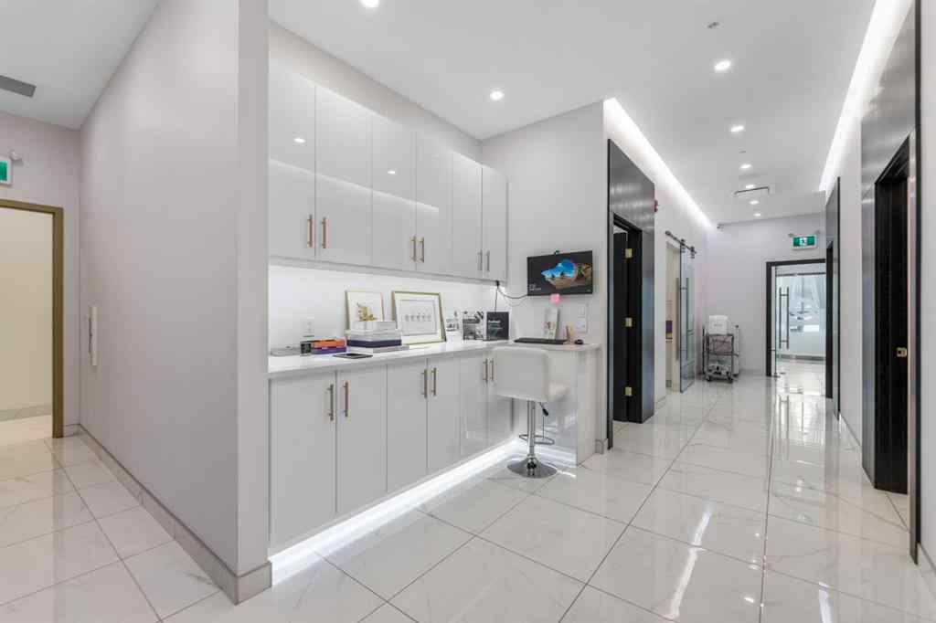 MLS® A2217543 - 4620-4624 16 Avenue NW in Montgomery Calgary, Commercial