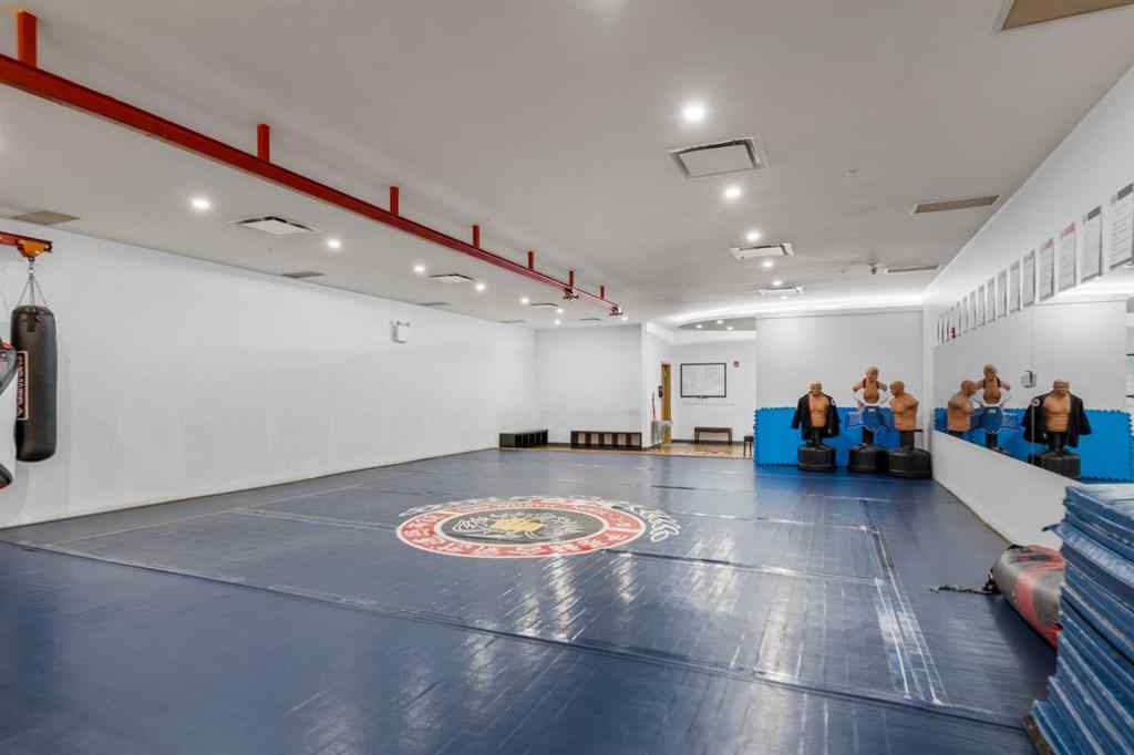 MLS® A2217543 - 4620-4624 16 Avenue NW in Montgomery Calgary, Commercial