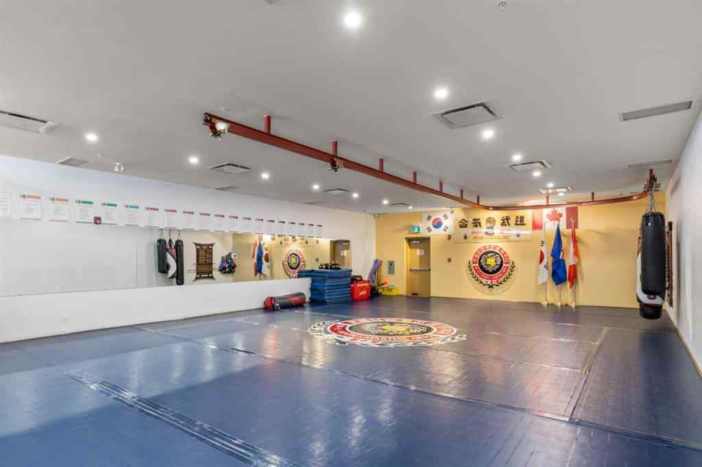 MLS® A2217543 - 4620-4624 16 Avenue NW in Montgomery Calgary, Commercial