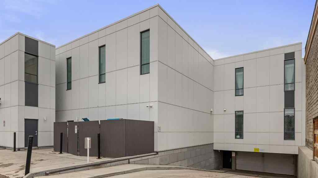 MLS® A2217543 - 4620-4624 16 Avenue NW in Montgomery Calgary, Commercial